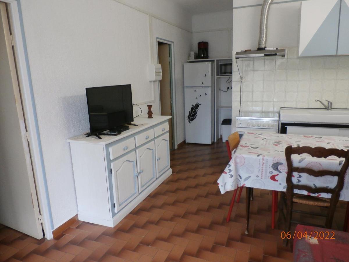 Location Dans Un Mas Avec Piscine Et Parking Apartment Argeles-sur-Mer Exterior photo